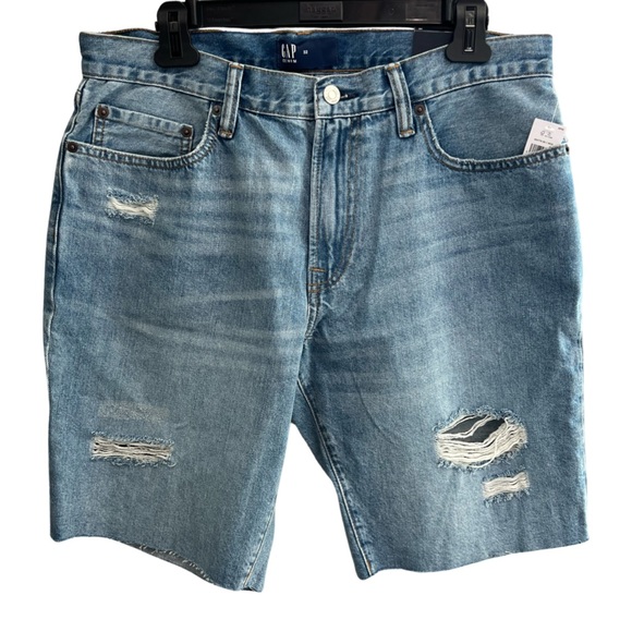 *NWT* GAP Mid Rise 9” Short | SIZE: 12(32) - Picture 2 of 11